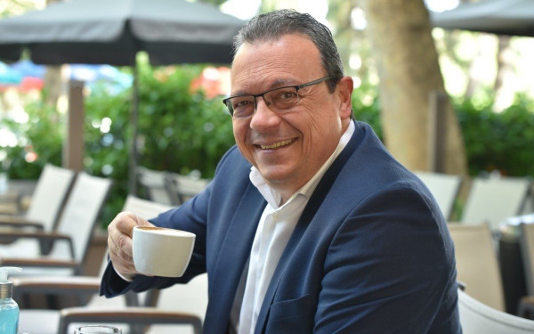 Πρωινός καφές με τον Σωκράτη Φάμελλο