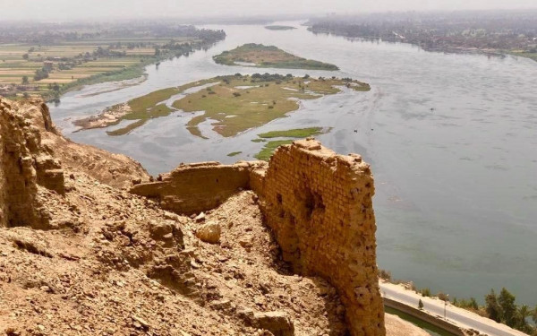 Η Αίγυπτος εντυπωσιάζει ξανά - Βρέθηκαν 85 τάφοι έως 4.500 ετών (φωτ.)