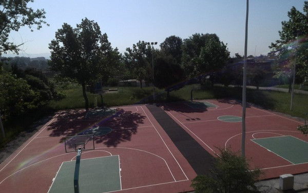 Δήμος Κορδελιού Ευόσμου: «Λίφτινγκ» στα ανοιχτά γήπεδα μπάσκετ