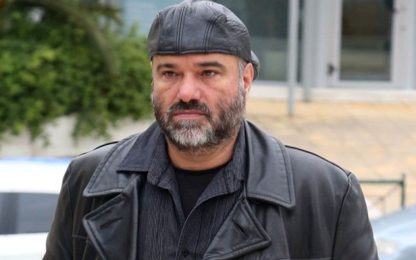 Παραιτείται από τον "Σασμό" ο σκηνοθέτης Κώστας Κωστόπουλος, μετά την καταγγελία για βιασμό (βίντεο)