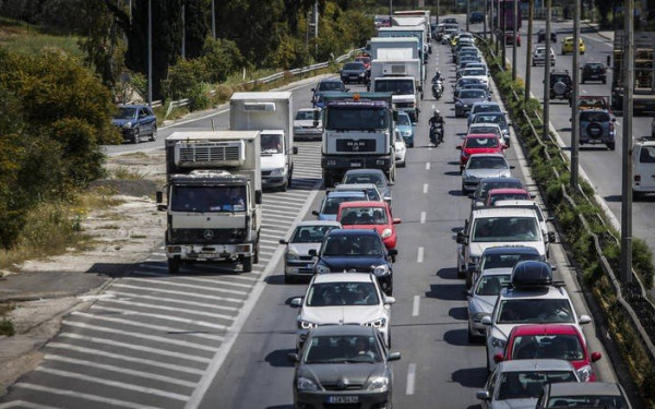 Σε εφαρμογή από σήμερα τα αυξημένα μέτρα οδικής ασφάλειας για την 25η Μαρτίου - Απαγόρευση κυκλοφορίας φορτηγών άνω των 3,5 τόνων 