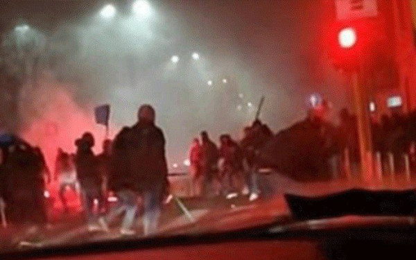 Αγριο ξύλο και μαχαιρώματα στο Μιλάνο (video)