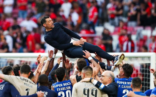 Η Πόρτο πήρε το πρωτάθλημα και ο Κονσεϊσάο το γιόρτασε με χορό και πούρα στα αποδυτήρια (βίντεο)