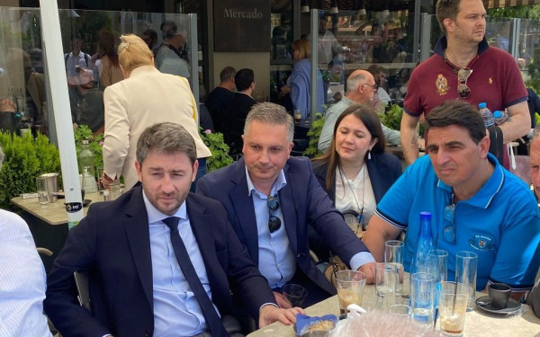 Ο  καφές του Ανδρουλάκη στην Καλαμαριά