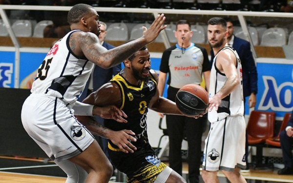 Μπάσκετ: Ο Άρης έχασε στην Πάτρα και παίζει με τον Παναθηναϊκό στα πλέι οφ (βίντεο)