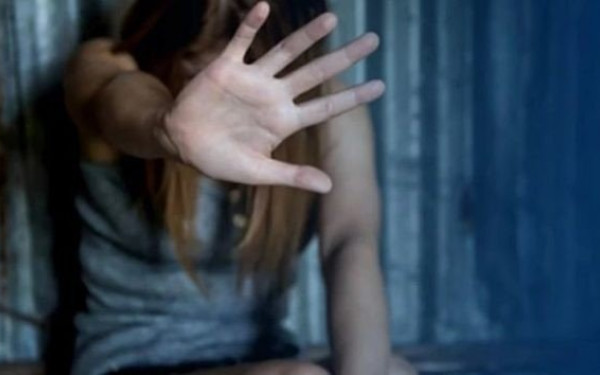 Σοκ και φρίκη από τις αποκαλύψεις για την υπόθεση βιασμού 12χρονης από τον πατέρα της στο Αμύνταιο Φλώρινας