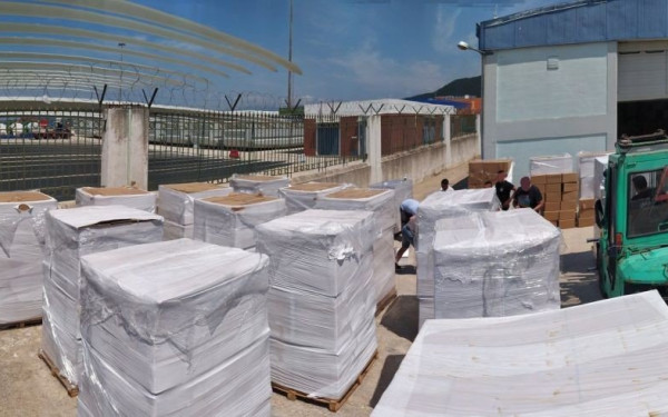 Ψυγείο έκρυβε εκατομμύρια λαθραία τσιγάρα στην Ηγουμενίτσα - 1,5 εκατ. ευρώ η απώλεια εσόδων (βίντεο & φωτ.)