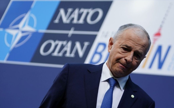 Ο αναπλ. γ.γ. του ΝΑΤΟ στρώνει το... χαλί για Σουηδία και Φινλανδία και βάζει στο κάδρο και τη... Eurovision