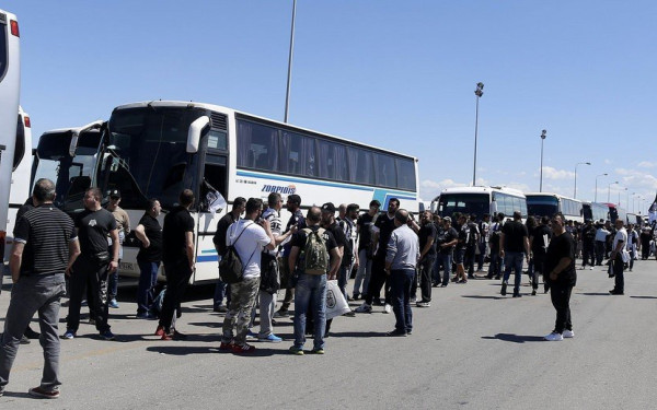 Χιλιάδες φίλαθλοι του ΠΑΟΚ στο δρόμο για την Αθήνα (βίντεο)