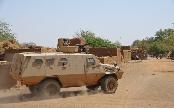 Η Μπουρκίνα Φάσο πνίγηκε ξανά στο αίμα: 10 νεκροί και 50 τραυματίες από τρομοκρατική επίθεση