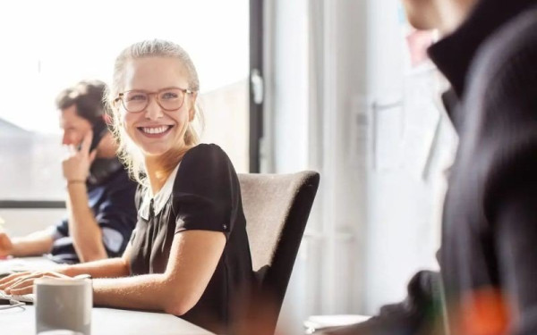 Deloitte: Το κόστος διαβίωσης προβληματίζει τις γενιές Gen Z και Millennial