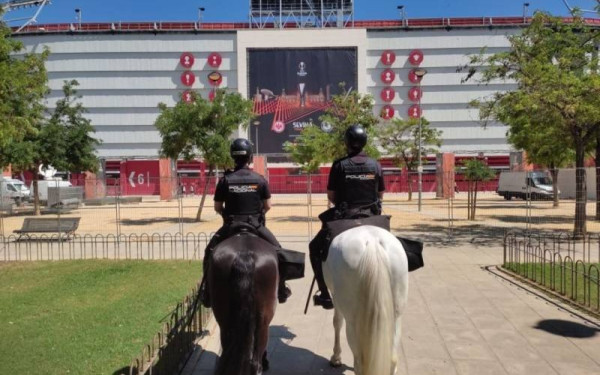 Europa League: Πέντε οπαδοί της Άιντραχτ συνελήφθησαν για επεισόδια στη Σεβίλλη (βίντεο)