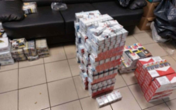 Στα δίχτυα της αστυνομίας επιχειρηματίας για λαθρεμπόριο τσιγάρων και καπνού (Φωτ.)