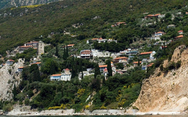 Αγιον Ορος: Πέθανε από κορονοϊό 62χρονος μοναχός