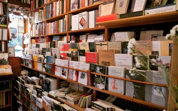 Βιβλίο: Πέντε ξένα μυθιστορήματα για τις γιορτές