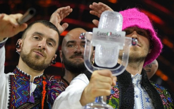  Ουκρανία: Οι Kalush Orchestra πούλησαν το τρόπαιο της φετινής Eurovision - Πού θα δοθούν τα χρήματα