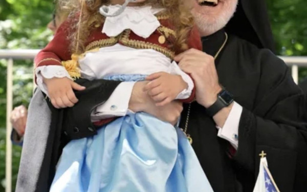 Ελπιδοφόρος: Σύμβολο του μεγάλου βάθους και εύρους του ελληνικού πνεύματος οι Εύζωνες