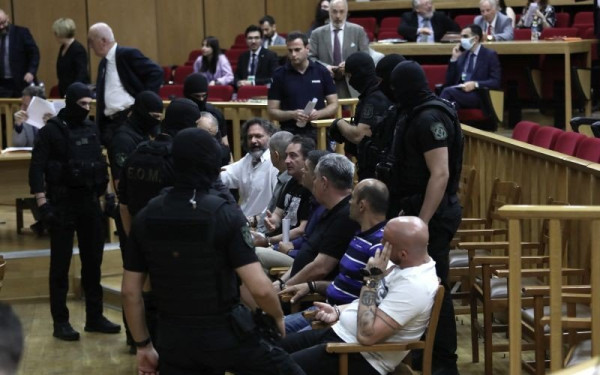 Δίκη Χρυσής Αυγής: Η σύντροφος του Παύλου Φύσσα καταθέτει για πρώτη φορά δημόσια - Είχε ξεψυχήσει στην αγκαλιά της