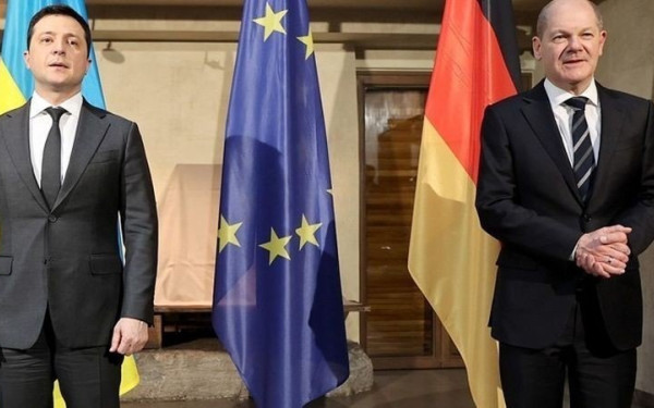 Αιχμές Ζελένσκι κατά Σολτς: Αυτός και η κυβέρνησή του πρέπει να αποφασίσουν αν είναι με την Ουκρανία ή τη Ρωσία