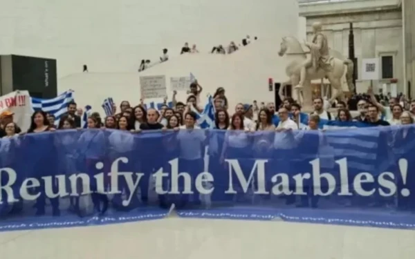 Διαμαρτυρία από Έλληνες και Βρετανούς για την επιστροφή των Γλυπτών του Παρθενώνα