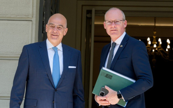 "Aπαράδεκτο να αμφισβητείται η κυριαρχία ενός κράτους-μέλους της ΕΕ", λέει ο ιρλανδός ΥΠΕΞ 