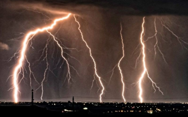 Βραζιλία: Κεραυνός σκότωσε 21χρονο ποδοσφαιριστή εν ώρα αγώνα (βίντεο)