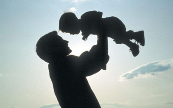  Η Κομισιόν προτείνει νέους κανόνες για την αναγνώριση της ιδιότητας του γονέα μεταξύ των κρατών μελών