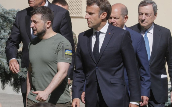 Από το Βερολίνο ξεκίνησε την ευρωπαϊκή του περιοδεία ο Βολοντίμιρ Ζελένσκι που θα τον οδηγήσει το απόγευμα στο Παρίσι