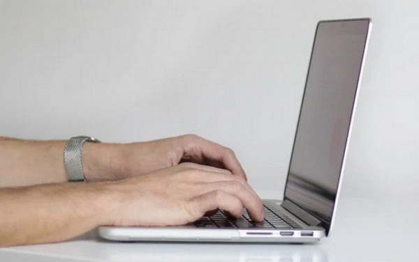 Ξεκίνησαν οι αιτήσεις για το πιλοτικό πρόγραμμα «Ψηφιακή Εκπαίδευση και Ενδυνάμωση των Ηλικιωμένων και ΑμεΑ»