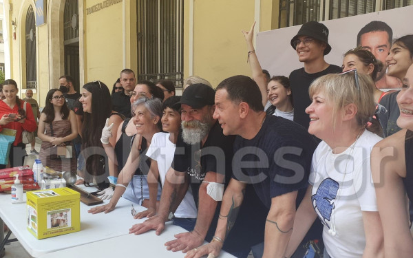 Ο Γιώργος Μαζωνάκης και ο «Άλλος άνθρωπος» μαγείρεψαν στην Αριστοτέλους (φωτ.)