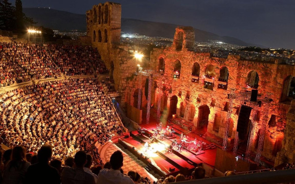 Παγκόσμια λάμψη, με Alice Cooper, Bonnie Tyler, Rita Wilson, από το Ηρώδειο για την επιστροφή των Γλυπτών του Παρθενώνα