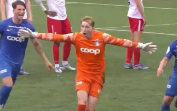 Νορβηγία: Με ασύλληπτο ψαλιδάκι έσωσε τερματοφύλακας στη Γ' κατηγορία τον βαθμό για την ομάδα του (βίντεο)