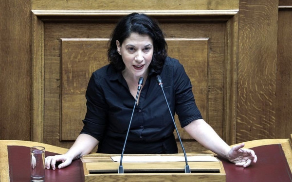 Φ. Μπακαδήμα: Κατάργηση του Χρηματιστηρίου Ενέργειας και επανεθνικοποίηση της ΔΕΗ - «Κρύβετε» τη ρήτρα αναπροσαρμογής