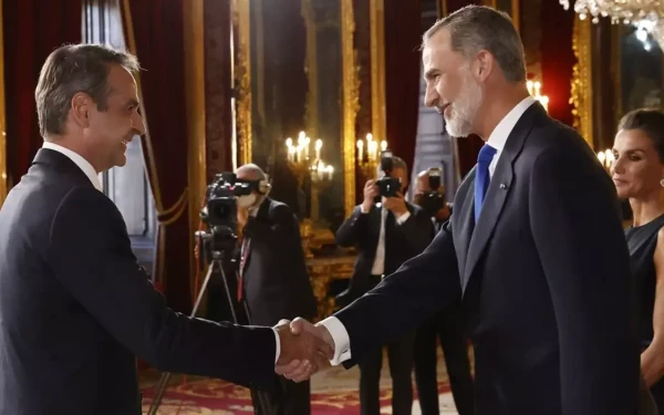 Στο δείπνο των ηγετών του ΝΑΤΟ στη Μαδρίτη ο Κυριάκος Μητσοτάκης και η Μαρέβα Γκραμπόφσκι (φωτ.)