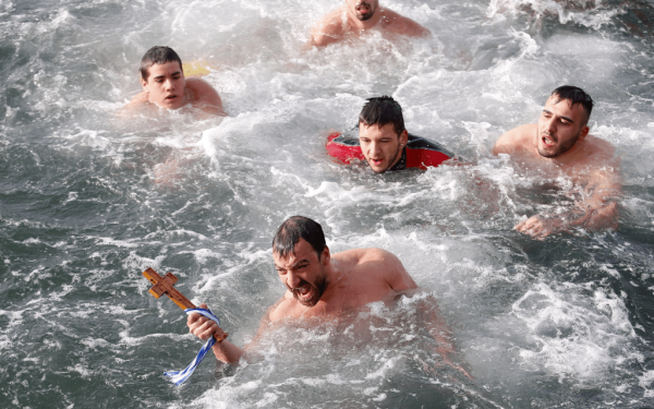 Άγια Θεοφάνια, Επιφάνια, Φώτα: Οι τρεις ονομασίες για μία από τις ιερότερες ημέρες των Χριστιανών