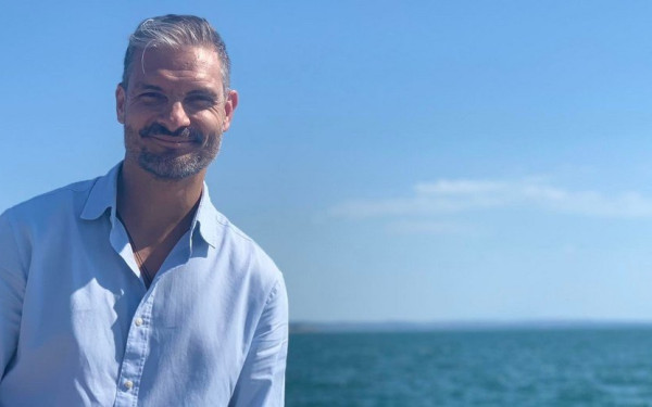 Ο Άγγελος Χαριστέας μιλάει για τα καλοκαίρια της ζωής του