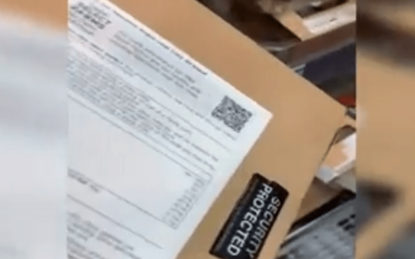 Αντικλεπτικά σε σαλάμι, γαλακτοκομικά και κρέας στα ράφια του σούπερ μάρκετ στην Αγγλία (βίντεο)