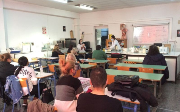 Επιστολή-«γροθιά στο στομάχι» από εκπαιδευτικό: «Εδώ μάθημα δεν κάνεις. Θα μας βάλεις όλους ένα 12 όπως όλοι και άντε...»