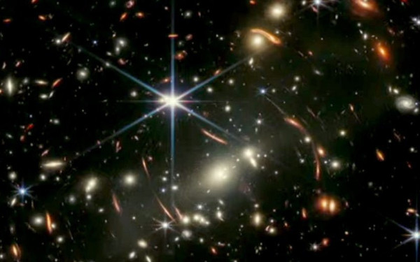 Με μία συγκλονιστική φωτογραφία η NASA ταξίδεψε την ανθρωπότητα 13 δισεκατομμύρια χρόνια πίσω (βίντεο)