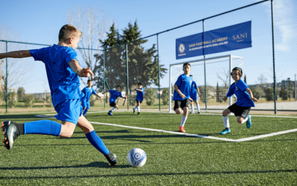 Ποδοσφαιρική συναστρία στη Χαλκιδική: Αζάρ, Ζορζίνιο, Κόουλ, Μπεντέκε (φωτ.)