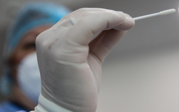 Υψηλά ποσοστά θετικότητας στον κορονοϊό στη Θεσσαλονίκη μετά τα rapid test του Σαββάτου