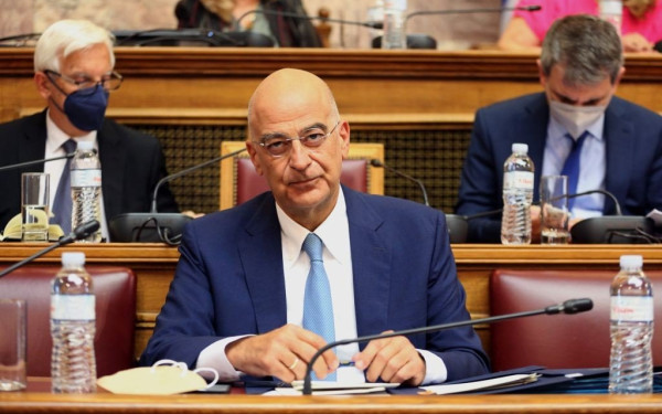 Τηλεφωνική συνομιλία Δένδια-Κούρτι για τις εξελίξεις στο Κόσοβο