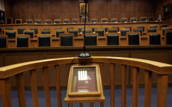 Λέσβος-Δίκη 24 διασωστών: Η Ύπατη Αρμοστεία ζητεί να αποσυρθούν οι κατηγορίες