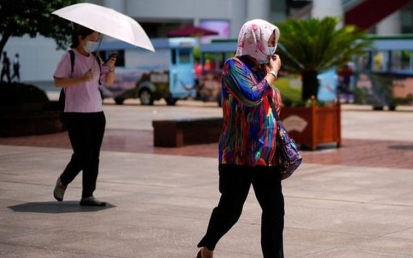 Κίνα: Δεκάδες πόλεις πλήττονται από καύσωνα - Oροφές κτιρίων λιώνουν από τη ζέστη