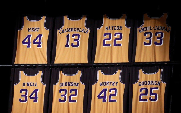 NBA: Ανατριχίλα με Κόμπι, ΛεΜπρόν και Μάτζικ στο τρέιλερ του ντοκιμαντέρ για τους Λέικερς (βίντεο)