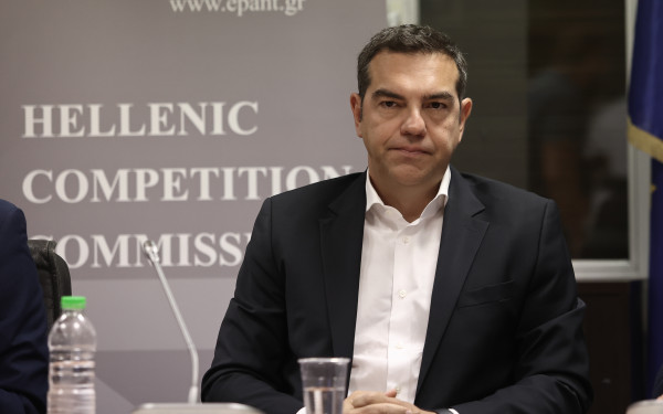 Πολιτική θύελλα: Επίθεση Τσίπρα σε Μητσοτάκη, όλα στο φως λέει το ΠΑΣΟΚ