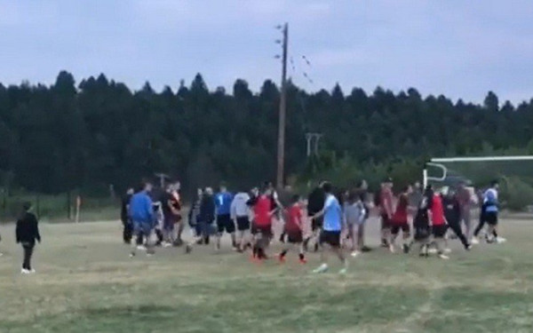 Έγιναν από... δυο χωριά: Επεισόδια και ξύλο σε φιλικό αγώνα στο Βέρμιο (βίντεο)