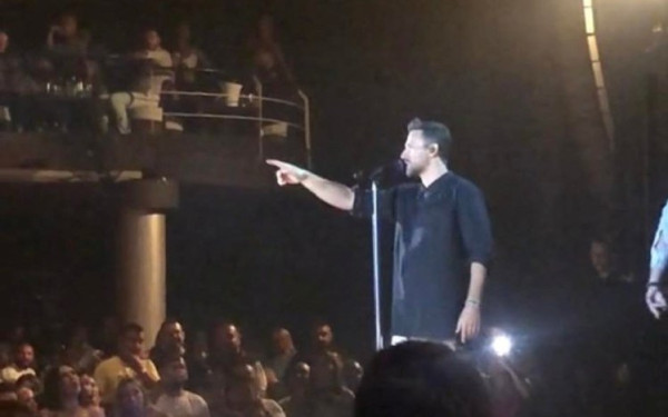 Έξαλλος ο Βέρτης στην πρεμιέρα του στη Θεσσαλονίκη - Ζητούσε να φύγει η αστυνομία (βίντεο)