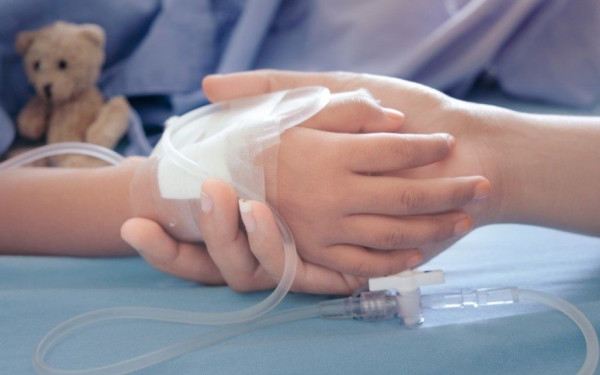 Σοκ με το 2,5 ετών κοριτσάκι που νοσηλεύεται με κορονoϊό: Καθηλώνει ο πατέρας του - Μόλις 1% η πιθανότητα να ζήσει (βίντεο) Σοκ με το 2,5 ετών κοριτσάκι που νοσηλεύεται με κορονoϊό: Καθηλώνει ο πατέρας του - Μόλις 1% η πιθανότητα να ζήσει (βίντεο)