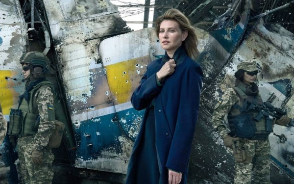 Ουκρανία: Ο λαός μάχεται τους εισβολείς και το ζεύγος Ζελένσκι φωτογραφίζεται στη... Vogue (βίντεο & φωτ.)